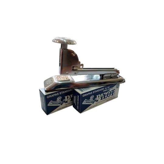 Engrapadora Cromada De Golpe Pilot Mod. 400 Tira Completa Con 2 Cajas De Grapas